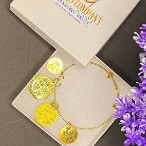 Gold stackable bangles